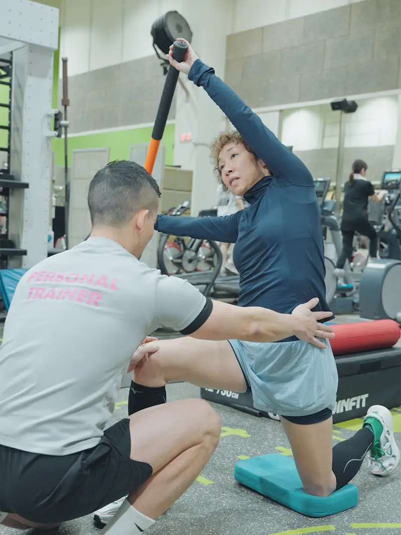 Waterfall personal trainer is training